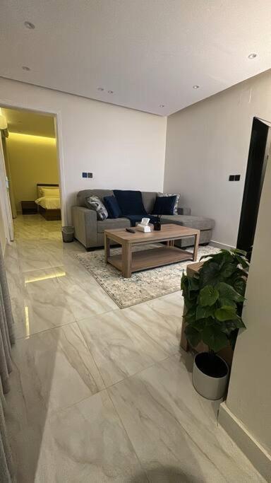 Apartment H 1